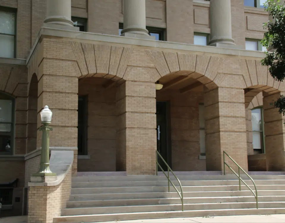 municipal courthouse steps that need dustless blasting